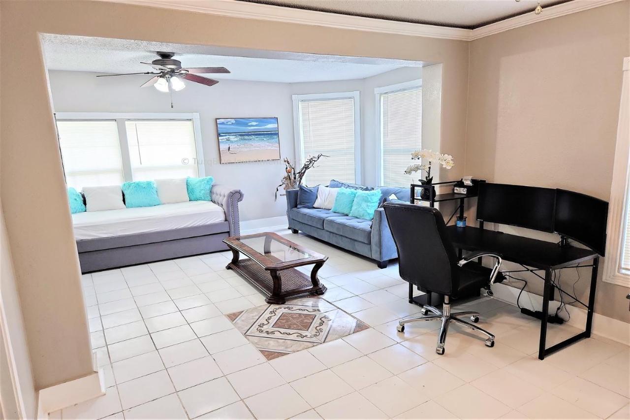 Casaazul-2605A-Couples Retreat By Beach & Pleasure Pier 1 Block Away- 2Bed 2Bath- 7 Minutes To Cruise Terminal Galveston Exteriör bild