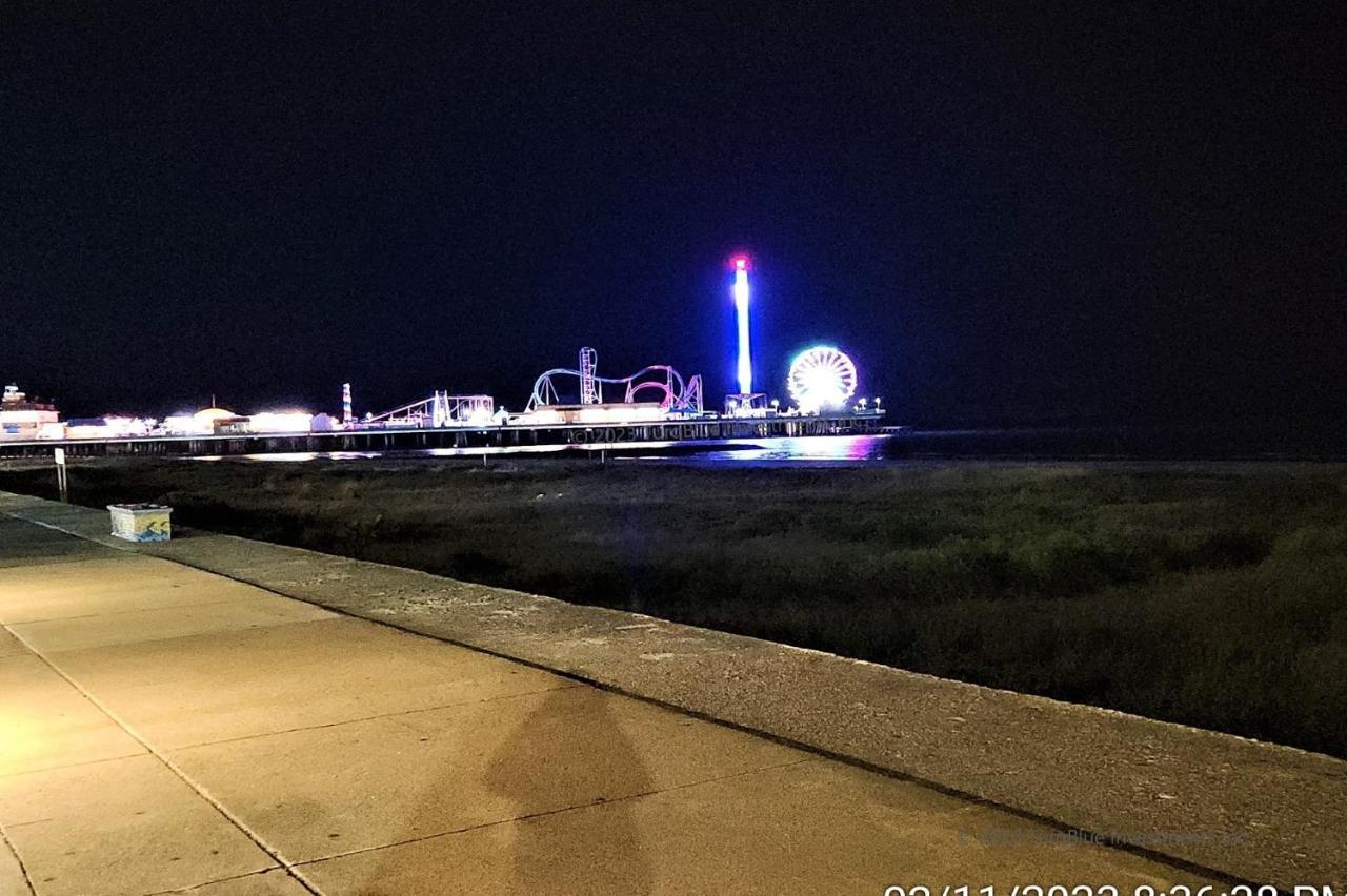 Casaazul-2605A-Couples Retreat By Beach & Pleasure Pier 1 Block Away- 2Bed 2Bath- 7 Minutes To Cruise Terminal Galveston Exteriör bild
