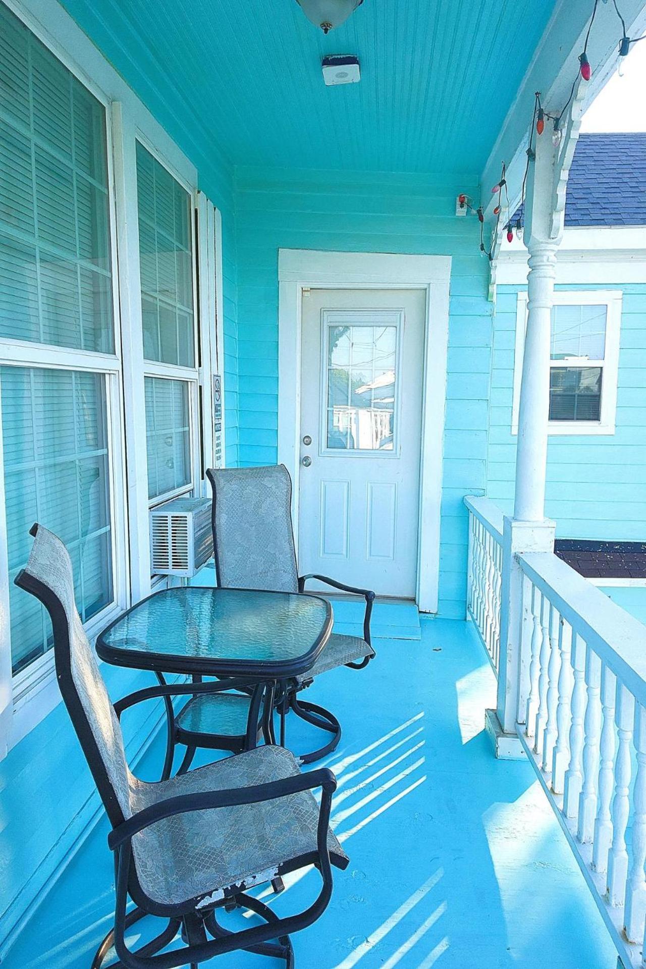 Casaazul-2605A-Couples Retreat By Beach & Pleasure Pier 1 Block Away- 2Bed 2Bath- 7 Minutes To Cruise Terminal Galveston Exteriör bild